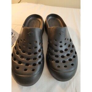 Easy Spirit womens shoes 11, New With Tags Attached. Black Slip On